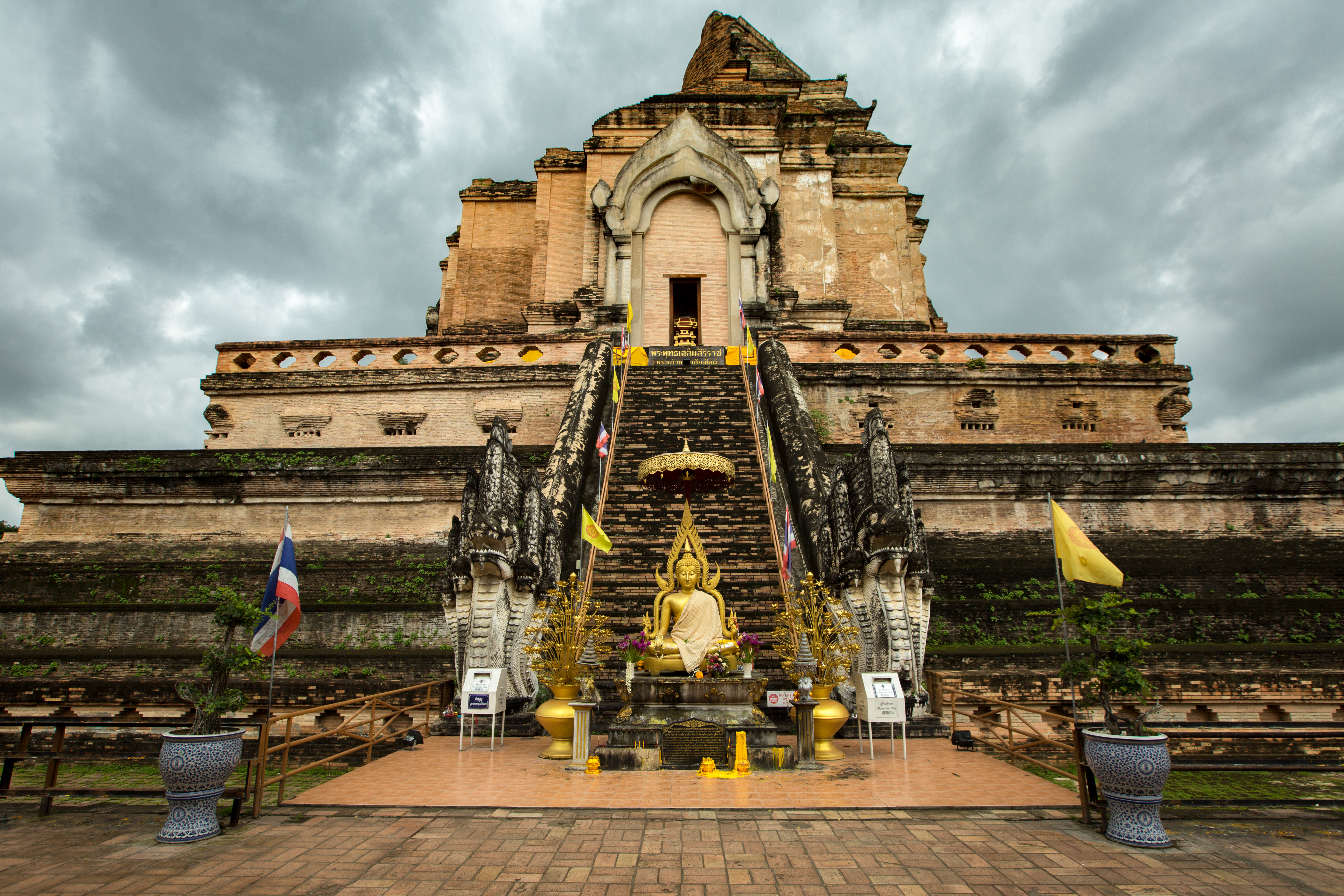 Lauren Howe in Thailand