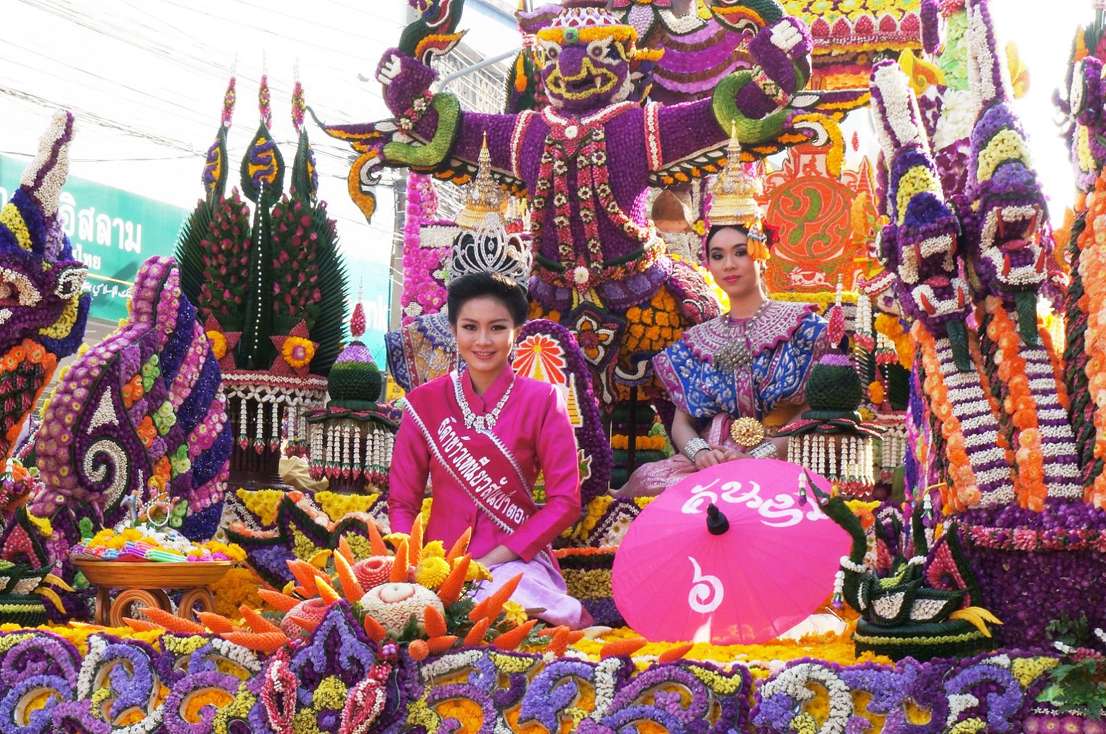 庆祝泰国新年：泼水节 - 知乎