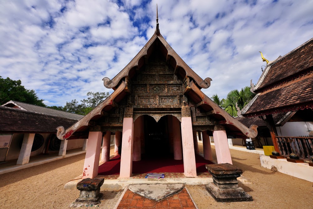 Wat Lai Hin Luang | Thailand Insider