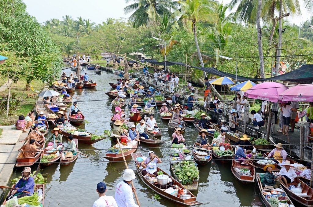Tha Kha Floating Market