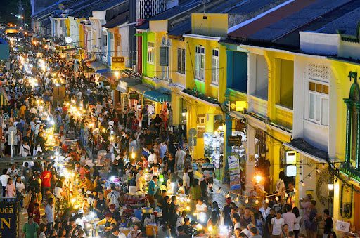 Street Food Vendors in Thalang Road | Shutterstock