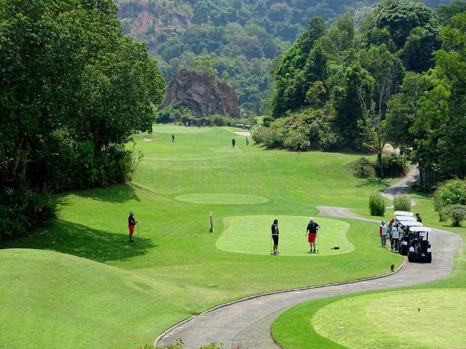 Golfers at Red Mountain Golf Club