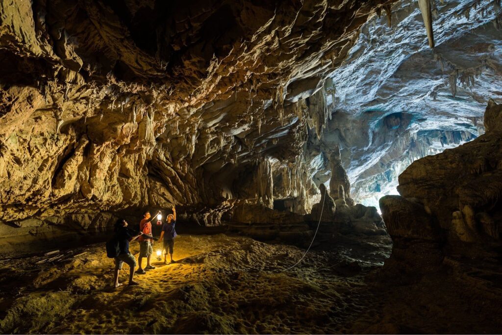 Tham Nam Lod at Mae Hong Son | Thailand Insider