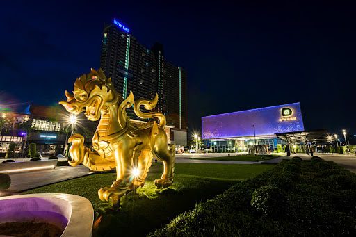 KAAN Show at Singha D’Luck Cinematic Theatre in Pattaya